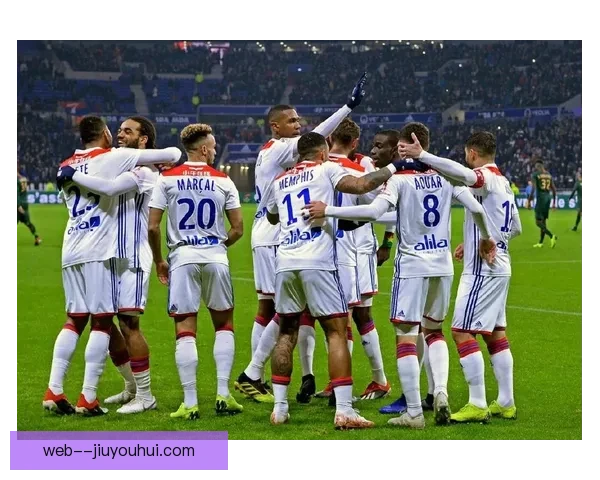 克劳斯法甲主场任意球直接破门助球队迎来关键胜利瞬间全景观